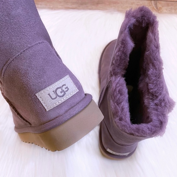 UGG Women’s Bailey Snaps Taro Suede Boots - Picture 4 of 10